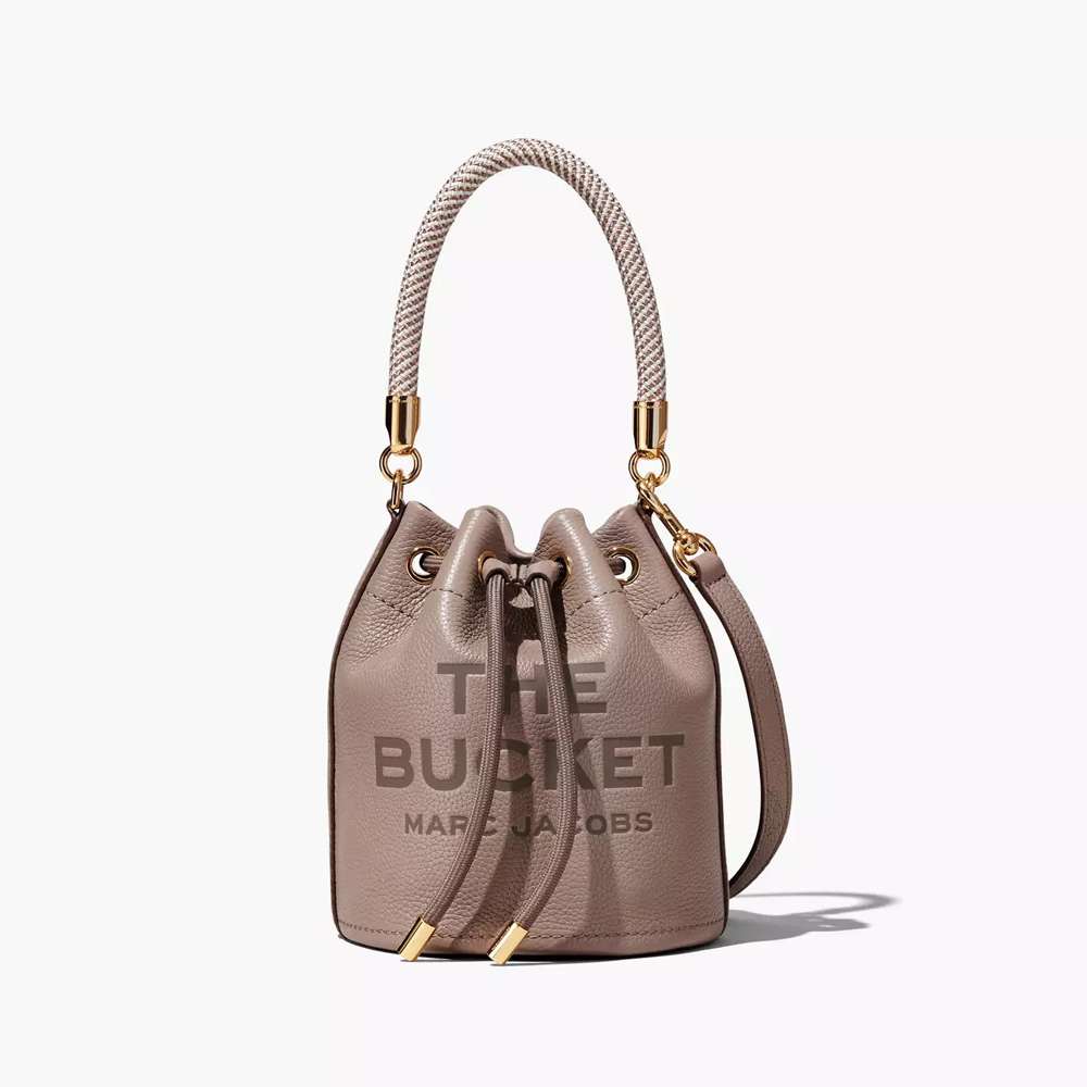 СУМКА -МЕШОК MARC JACOBS THE LEATHER BUCKET BAG CEMENT