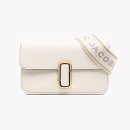 СУМКА THE J MARC SHOULDER BAG CLOUD WHITE