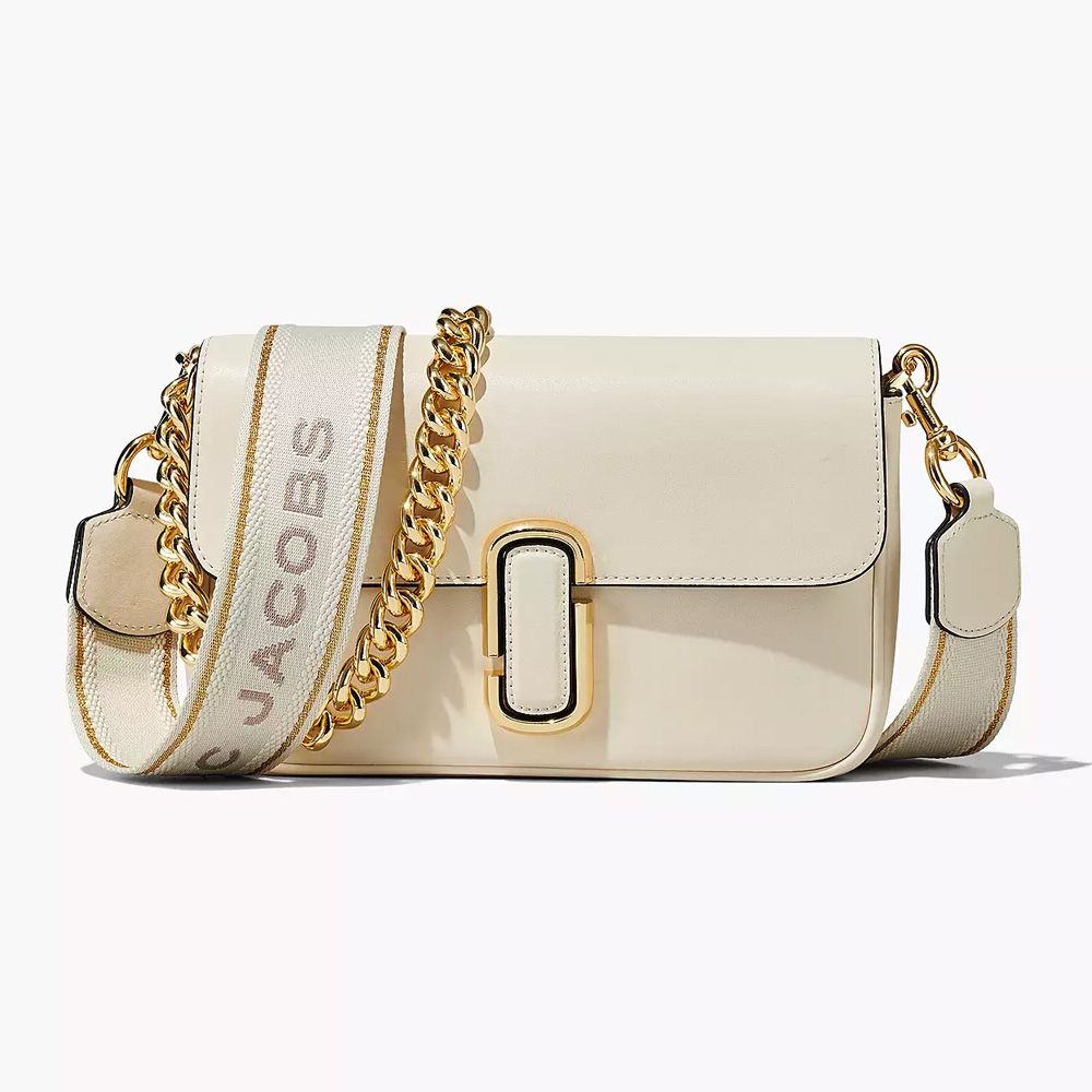 СУМКА THE J MARC SHOULDER BAG CLOUD WHITE