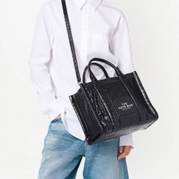 СУМКА MARC JACOBS THE MEDIUM CROC-EMBOSSED TOTE BAG BLACK