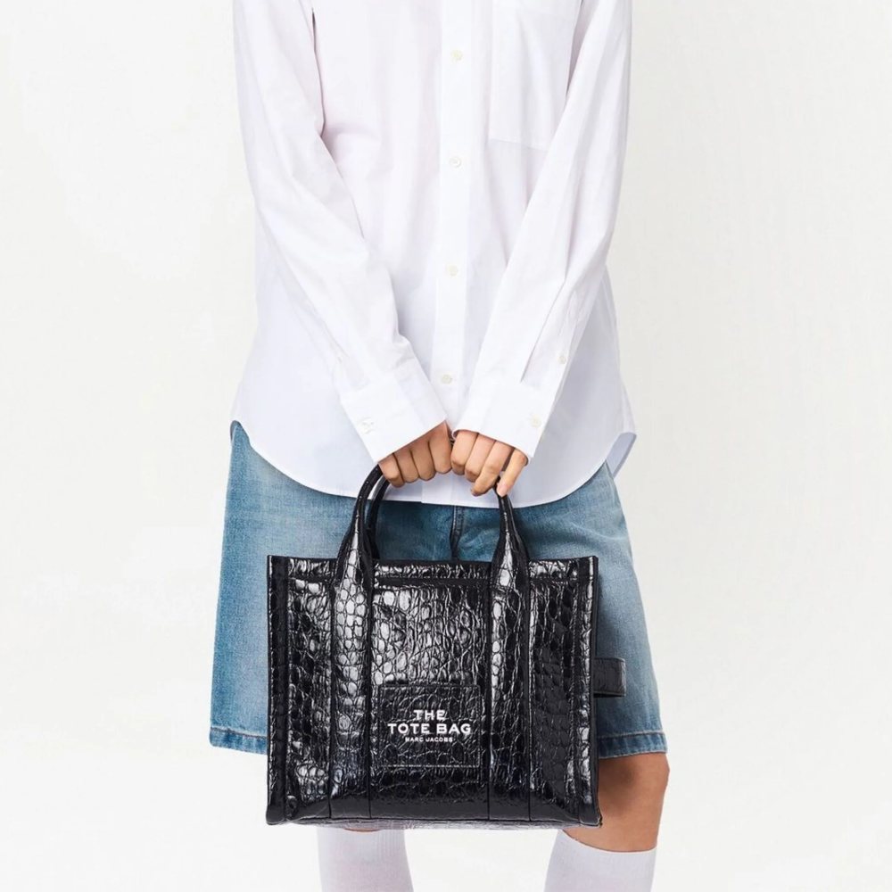 СУМКА MARC JACOBS THE MEDIUM CROC-EMBOSSED TOTE BAG BLACK